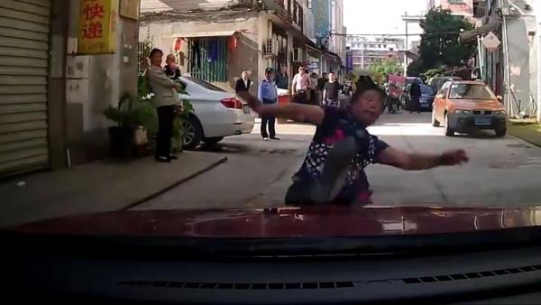 Азиатская автоподставщица: видео